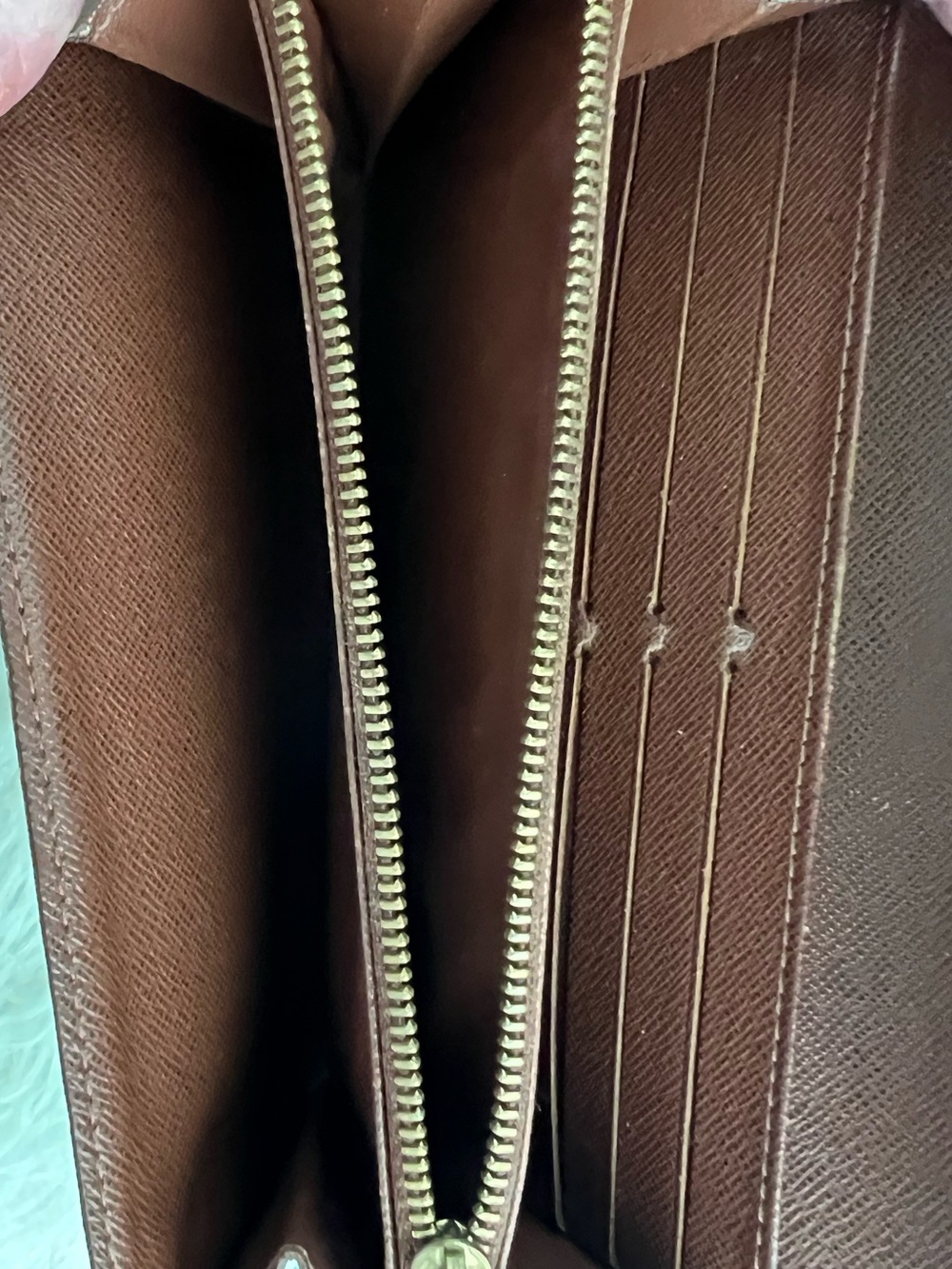 Louis Vuitton Monogram Sarah Wallet - Picture 4 of 14